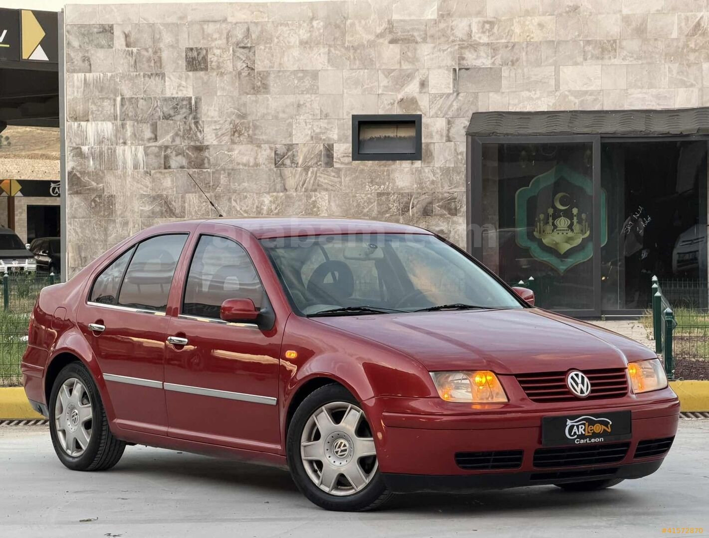 Galeriden Volkswagen Bora 1.6 Comfortline 2000 Model Denizli 293.000 km Kırmızı 2