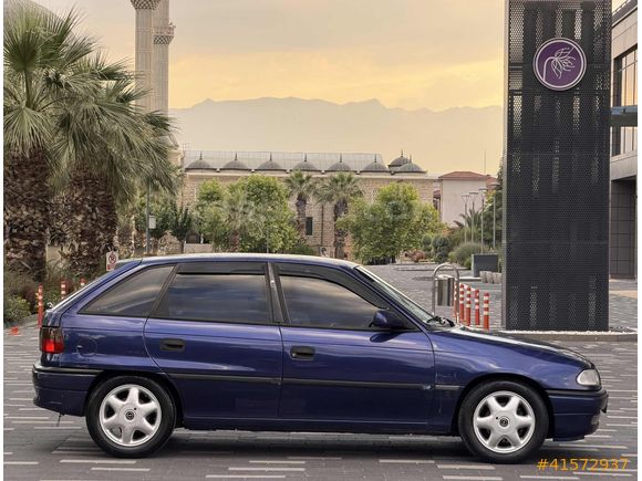 // CARLEON'dan // ASTRA// 1.6 GLS DEĞİŞENSİZ // KLİMALI //