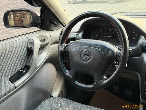 // CARLEON'dan // ASTRA// 1.6 GLS DEĞİŞENSİZ // KLİMALI //