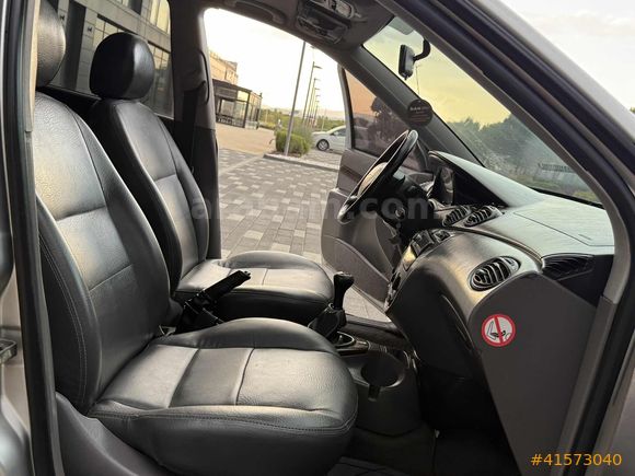 2000 Focus 1.6 Ghia KLİMA\SANRUF EN DOLUSU CAM GİBİ EMSALSİZ