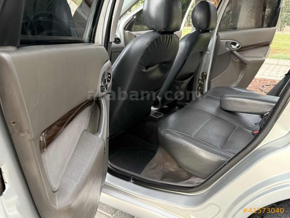 2000 Focus 1.6 Ghia KLİMA\SANRUF EN DOLUSU CAM GİBİ EMSALSİZ