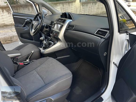145 BINDE 2014 MODEL TOYOTA VERSO ELEGANT 7 KISILIK HATASİZ