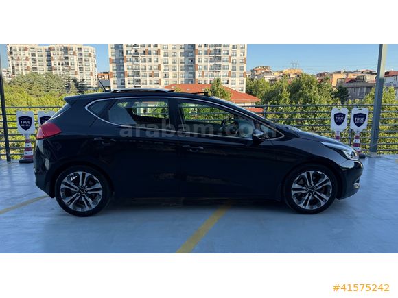 TR MOTORS ' DAN TEMİZ VE BAKIMLI CAM TAVANLI KİA CEED