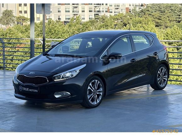TR MOTORS ' DAN TEMİZ VE BAKIMLI CAM TAVANLI KİA CEED