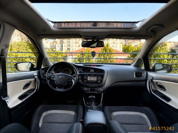 TR MOTORS ' DAN TEMİZ VE BAKIMLI CAM TAVANLI KİA CEED