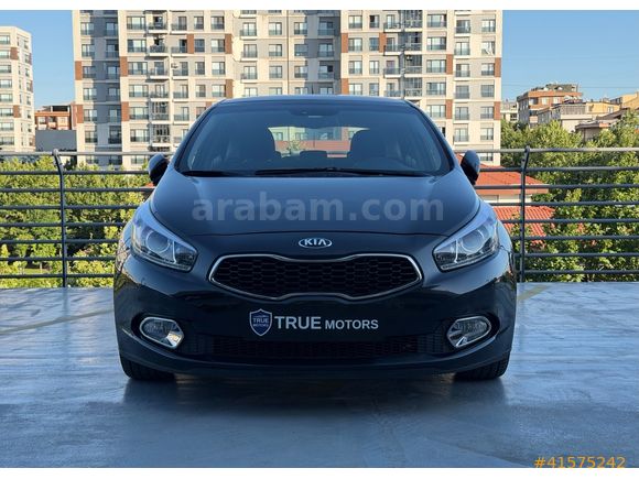 TR MOTORS ' DAN TEMİZ VE BAKIMLI CAM TAVANLI KİA CEED