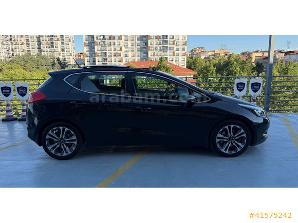 TR MOTORS ' DAN TEMİZ VE BAKIMLI CAM TAVANLI KİA CEED
