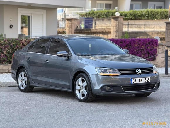 2011 MODEL JETTA 1,6 DİZEL OTOMATİK DSG 175,BİN KM KART GÇRLİ