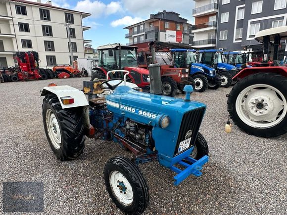 KADEME MOT ARÇLRDN 1972 MODEL FORD 3000 BİRİNCİ SINIF