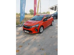 Sahibinden Renault Clio 1.0 TCe Evolution 2023 Model mercan Turuncu garantisi devam ediyor