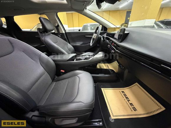 ESELES "25.000KM" Kia EV6 Elegance Cam Tavan Otonom Yacht Mavi