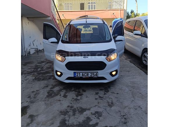 Sahibinden Ford Tourneo Courier 1.5 TDCi Black Line 2021 Model  80.000 km Beyaz