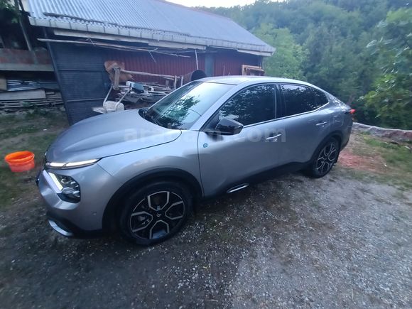 Sahibinden Hatasız Cam Tavanlı Citroen e-C4 X Shine Bold 2023 Model 