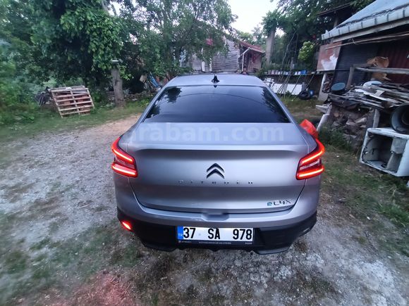 Sahibinden Hatasız Cam Tavanlı Citroen e-C4 X Shine Bold 2023 Model 