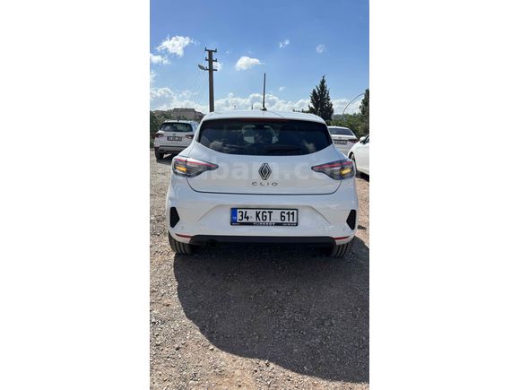 Sahibinden Renault Clio 1.0 TCe Evolution 2024 Model 