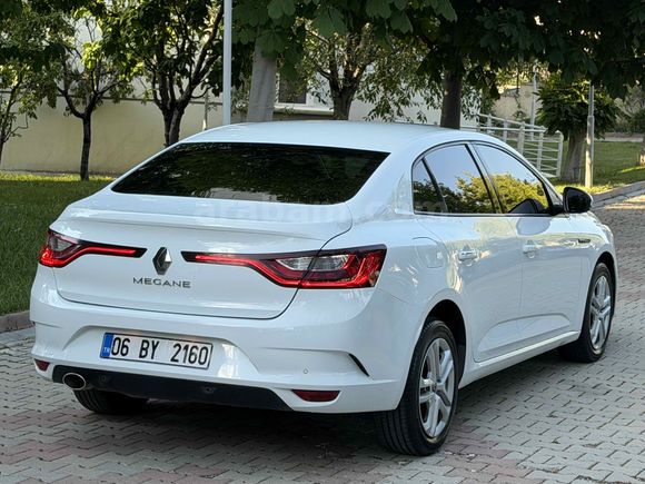  Renault Megane 1.3 TCe Joy 2020 99.000 km 
