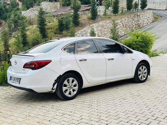 -MAHİROĞLU AUTO'DAN TEMİZ OPEL ASTRA GENİŞ EKRAN EDİTİON-