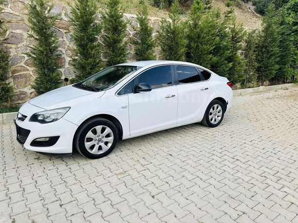 -MAHİROĞLU AUTO'DAN TEMİZ OPEL ASTRA GENİŞ EKRAN EDİTİON-