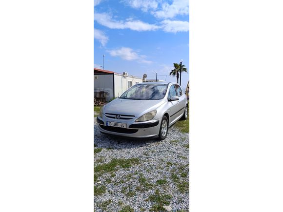 DEĞİŞENSİZ ÖZEL PLAKALI PEUGEOT