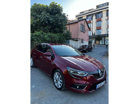 Megan 4 icon paket temiz aile aracı bakımları zamanında yapılmıştır triger kayısı ağır bakımları yapılmıştır tekerlekler yenidir.