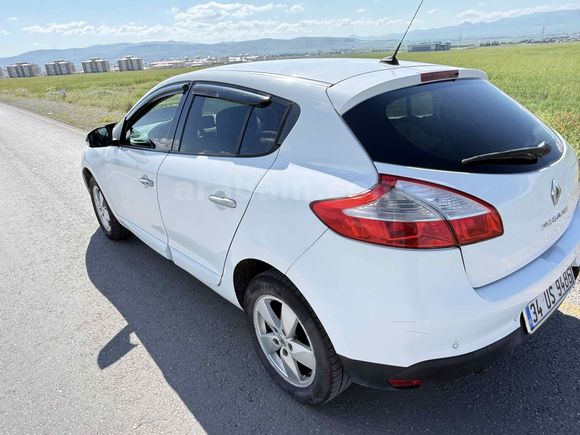 Sahibinden Renault Megane 1.5 dCi Dynamique 2010 Model 