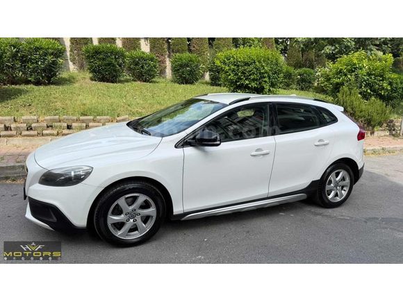 HATASIZ 2014 VOLVO V40 1.6 D PREMIUM ÇEKİ DEMİRİ MEVCUT