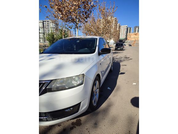 Sahibinden Skoda Rapid 1.6 CR TDI Spaceback Elegance 2015 Model