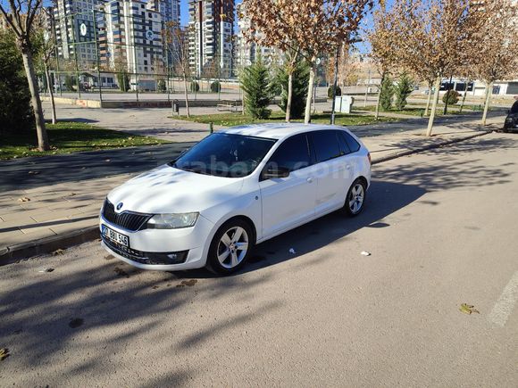 Sahibinden Skoda Rapid 1.6 CR TDI Spaceback Elegance 2015 Model
