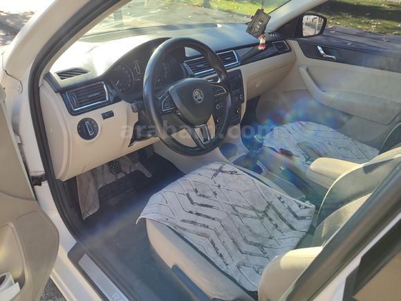 Sahibinden Skoda Rapid 1.6 CR TDI Spaceback Elegance 2015 Model