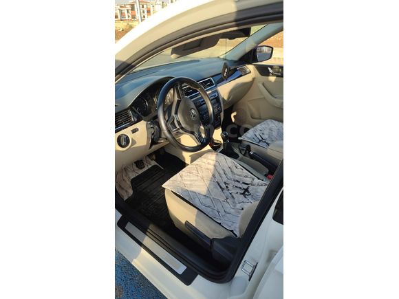 Sahibinden Skoda Rapid 1.6 CR TDI Spaceback Elegance 2015 Model