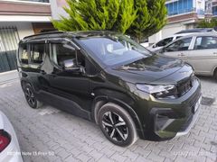 Sahibinden Peugeot Rifter 1.5 BlueHDI GT 2024  hatasız temiz aile aracıModel
