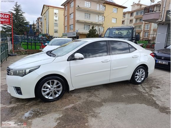TEMİZ BAKIMLI COROLLA OTOMATİK