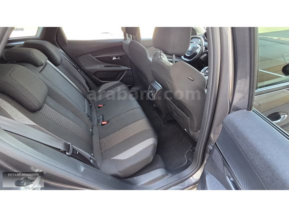 99800 km de 2021 MODEL 1.5 EAT8