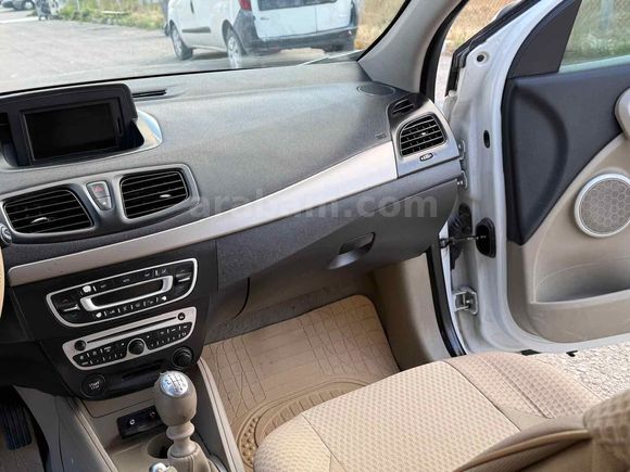 Galeriden Renault Megane 1.5 dCi Privilege 2012 Model Van