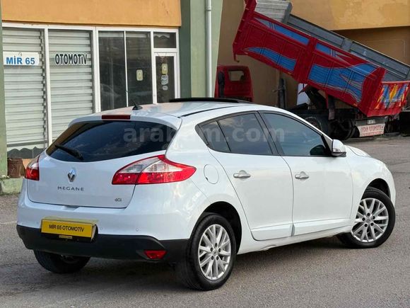 Galeriden Renault Megane 1.5 dCi Privilege 2012 Model Van
