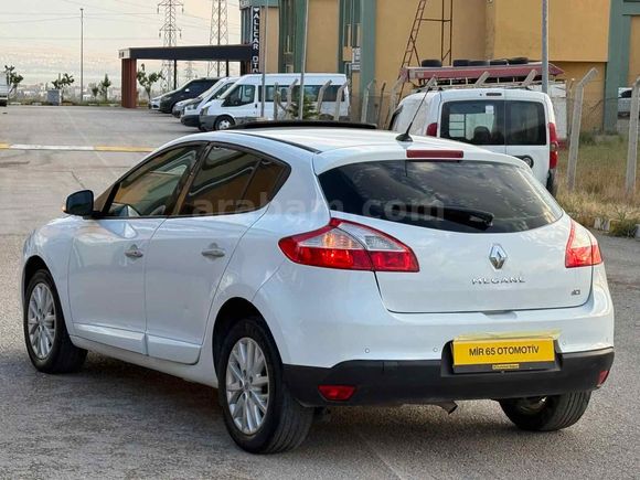 Galeriden Renault Megane 1.5 dCi Privilege 2012 Model Van