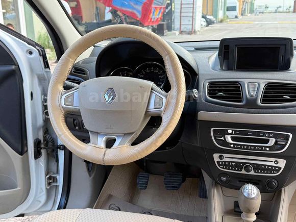 Galeriden Renault Megane 1.5 dCi Privilege 2012 Model Van