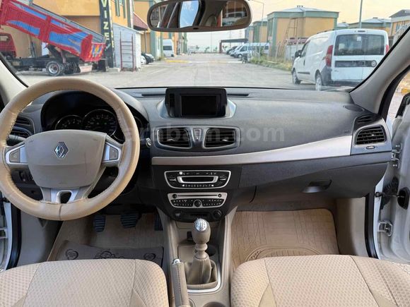 Galeriden Renault Megane 1.5 dCi Privilege 2012 Model Van