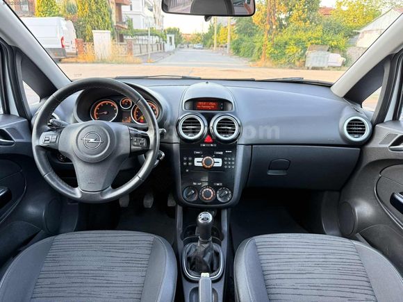 ASCAR DAN_ 80 BİN KM DE HATSIZ OPEL CORSA