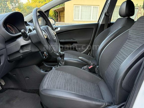 ASCAR DAN_ 80 BİN KM DE HATSIZ OPEL CORSA