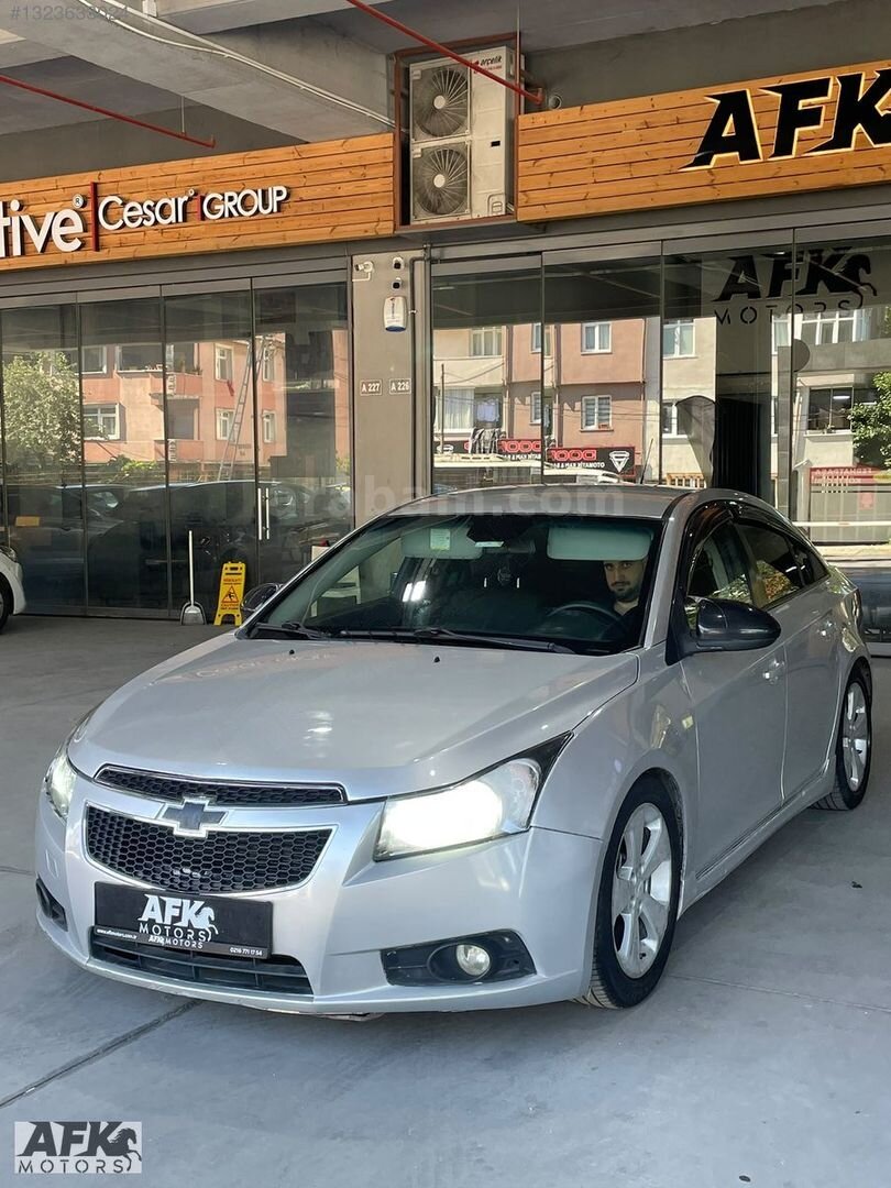 Galeriden Chevrolet Cruze 1.6 WTCC Edition 2012 Model İstanbul 197.000 km Gri 3