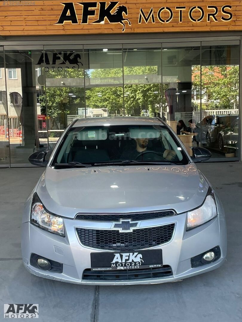 Galeriden Chevrolet Cruze 1.6 WTCC Edition 2012 Model İstanbul 197.000 km Gri 1