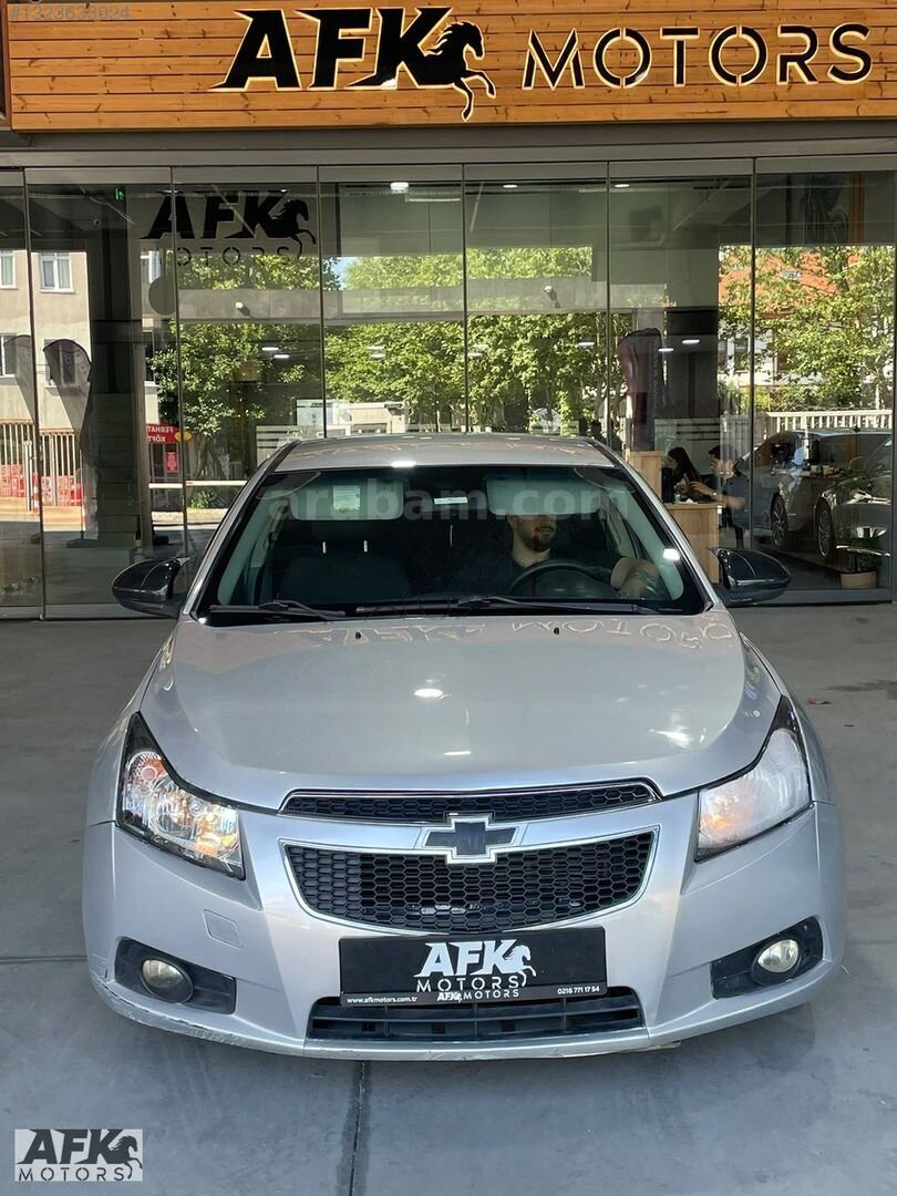 Galeriden Chevrolet Cruze 1.6 WTCC Edition 2012 Model İstanbul 197.000 km Gri 2