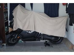 Sahibinden Honda ADV 350 hatasız kazasız orjinaj garaj motoru. Düşük km