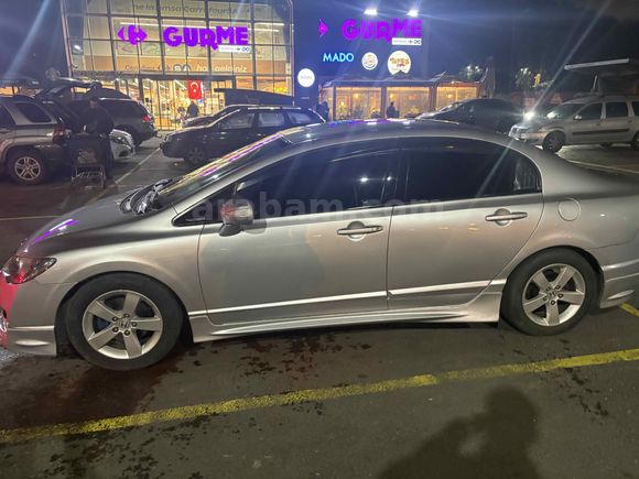 Sahibinden Honda Civic 1.6i VTEC Premium 2010 Model 