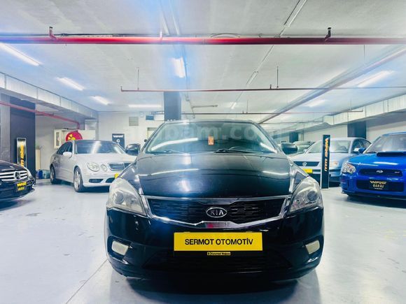 Kia Ceed 1.6 CRDi Motion 2012 Model