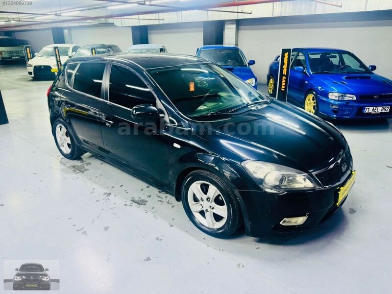 Galeriden Kia Ceed 1.6 CRDi Motion 2012 Model İstanbul 280.000 km Siyah