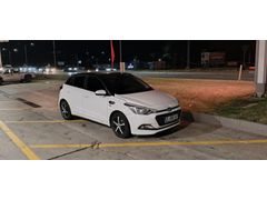Sahibinden Hyundai i20 1.2 MPI Jump 2016 Model  350.000 km Beyaz
