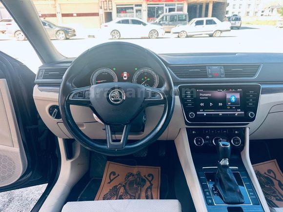 İLCİ OTOMOTİV'DEN 2020 MODEL SCODA SUPER B PREMİUM KM 159 BİNDE