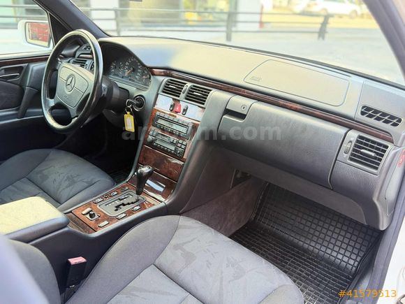 MERCEDES E200 ELEGANCE 88.000 KM BENZİN OTOMATİK EMSALSİZ